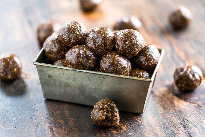 Healthy No-Bake Molasses Ginger Energy Bites: Guilt-Free Snack